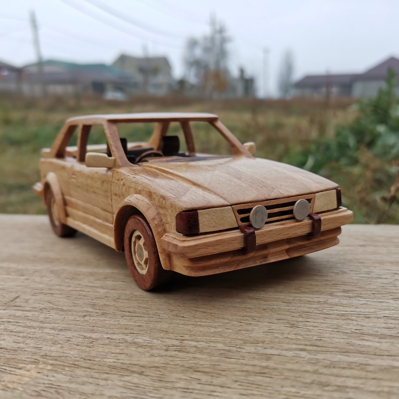 Custom made toy car model Ford Escort RS Turbo - 擺飾/家飾品 - 木頭 