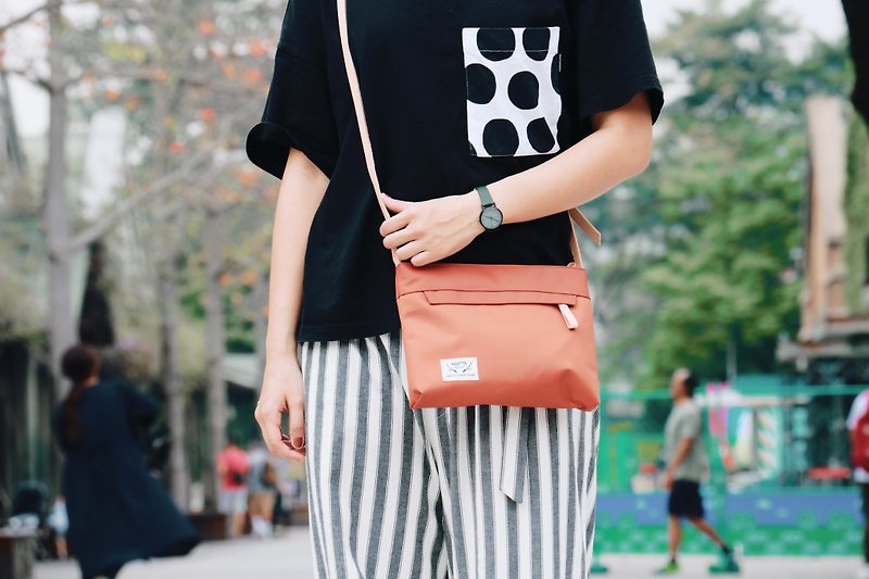 Sunlight Vegetable Tanned Horizontal Crossbody Bag【Orange】 - Messenger Bags & Sling Bags - Nylon Orange