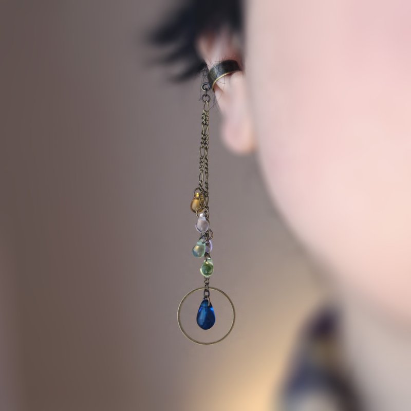 Single-ear ear cuff, sparkling in color - Earrings & Clip-ons - Glass Blue