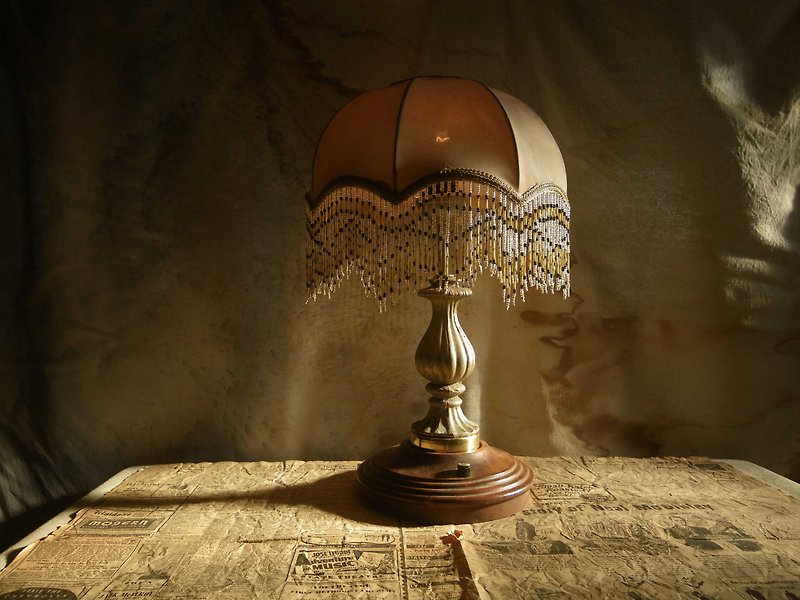 [OLD-TIME] Early Taiwan-made large tassel table lamp - โคมไฟ - วัสดุอื่นๆ 
