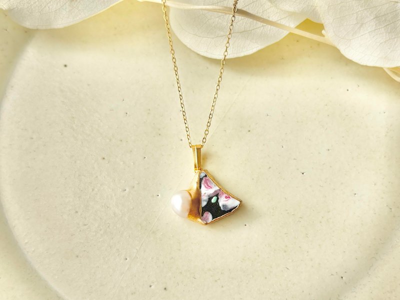 京焼　金継ぎ　ネックレス　サージカルステンレスチェーン　アレルギー対応　18K　手書き　絵付け　花柄　淡水パール　天然石　伝統工芸　No.398 - 項鍊 - 陶 黑色