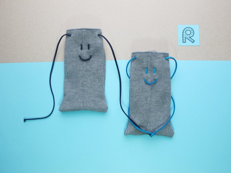 Smile Socks/文青款綁繩中統襪/淺泥灰/接單訂製 - 襪子 - 棉．麻 灰色