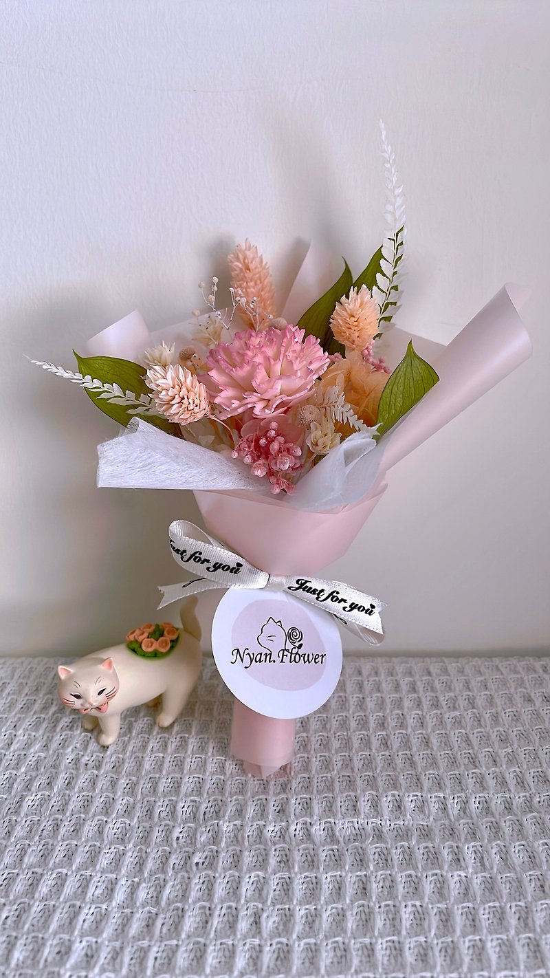Mini Carnation Sola Bouquet - Dried Flowers & Bouquets - Plants & Flowers Pink