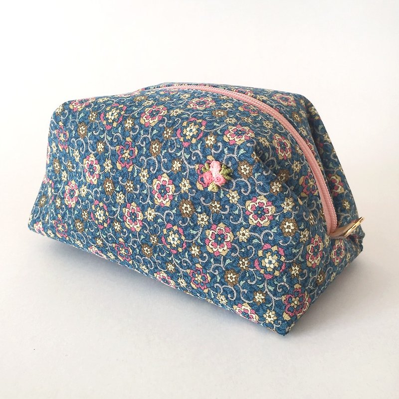 Pouch with Japanese Traditional Pattern, Kimono (Large) - Silk - Toiletry Bags & Pouches - Silk Blue