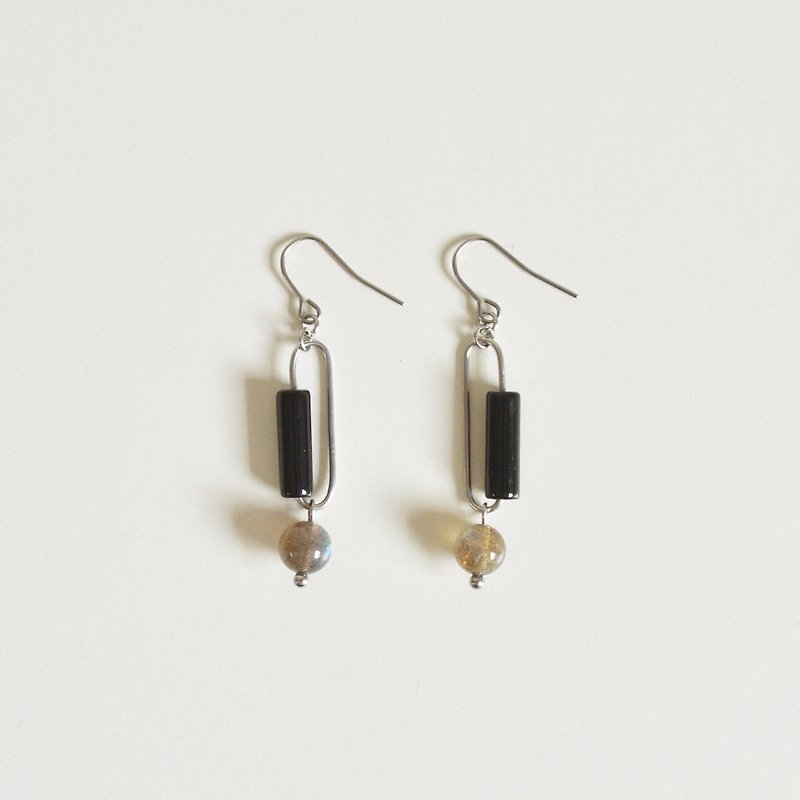 Limited edition / handmade earrings starry natural stone earrings - Earrings & Clip-ons - Crystal Black