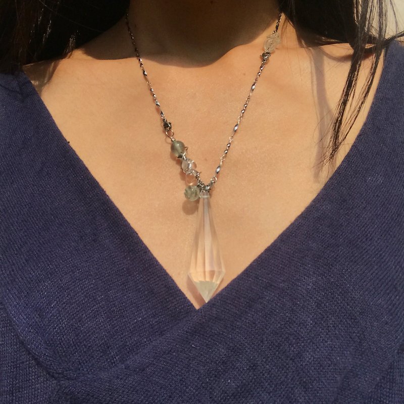[ロストと見つける深海イルカ]自然石蛍石のネックレス白水晶の振り子 - ネックレス - 宝石 グリーン