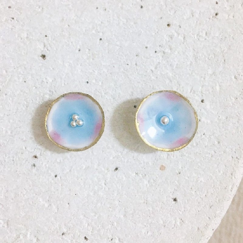 Round flower (pearl aqua) earrings Clip-On - Earrings & Clip-ons - Glass Blue