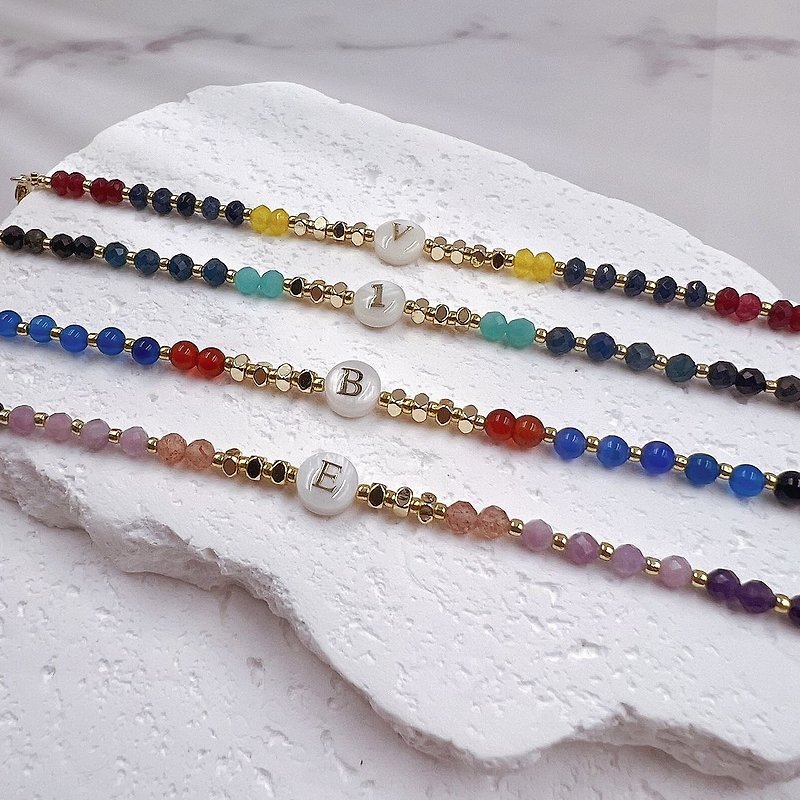 Multi coloured gemstones bracelet with natural white shell bead - สร้อยข้อมือ - คริสตัล หลากหลายสี