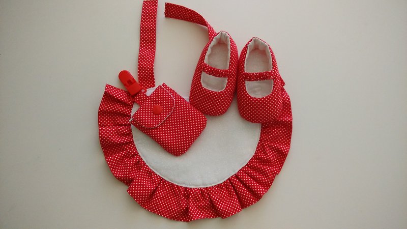 紅底水玉彌月禮物 滿月禮 生日禮 嬰兒鞋+圍兜+平安符袋 優惠組 - 彌月禮盒 - 其他材質 紅色