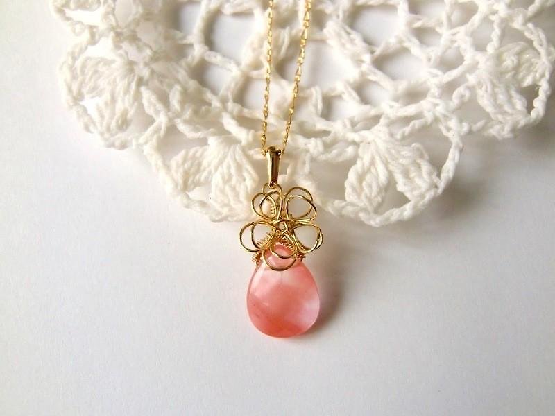 Cherry drop necklace cherry cherry flower flower strawberry drop cherry quartz cherry quartz pink pendant glass wire delicate cute - Necklaces - Glass Red