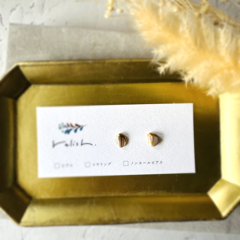 [Restock] Elegant Shell Gold-Tsuki Line Earrings, Non-Pierced Earrings, White Mother of Pearl, Simple, Small, Extra Small, Gift, Present, Mother's Day - ต่างหู - เปลือกหอย ขาว