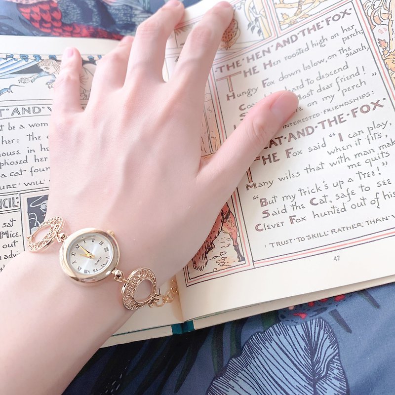 Sharon filigree charm bracelet LI036 - นาฬิกาผู้หญิง - โลหะ สีทอง