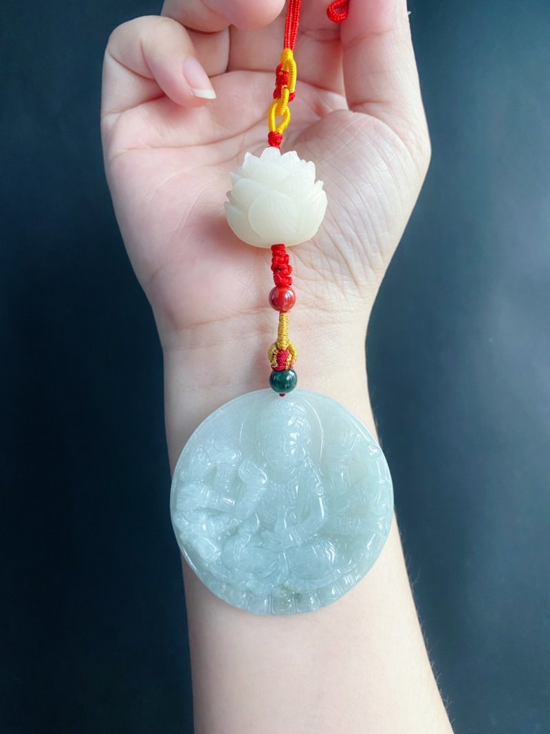 【售出】緬甸玉翡翠 果綠底 千手觀音 掛件 玉牌  天然石 jadeite - 吊飾/掛飾 - 玉石 綠色