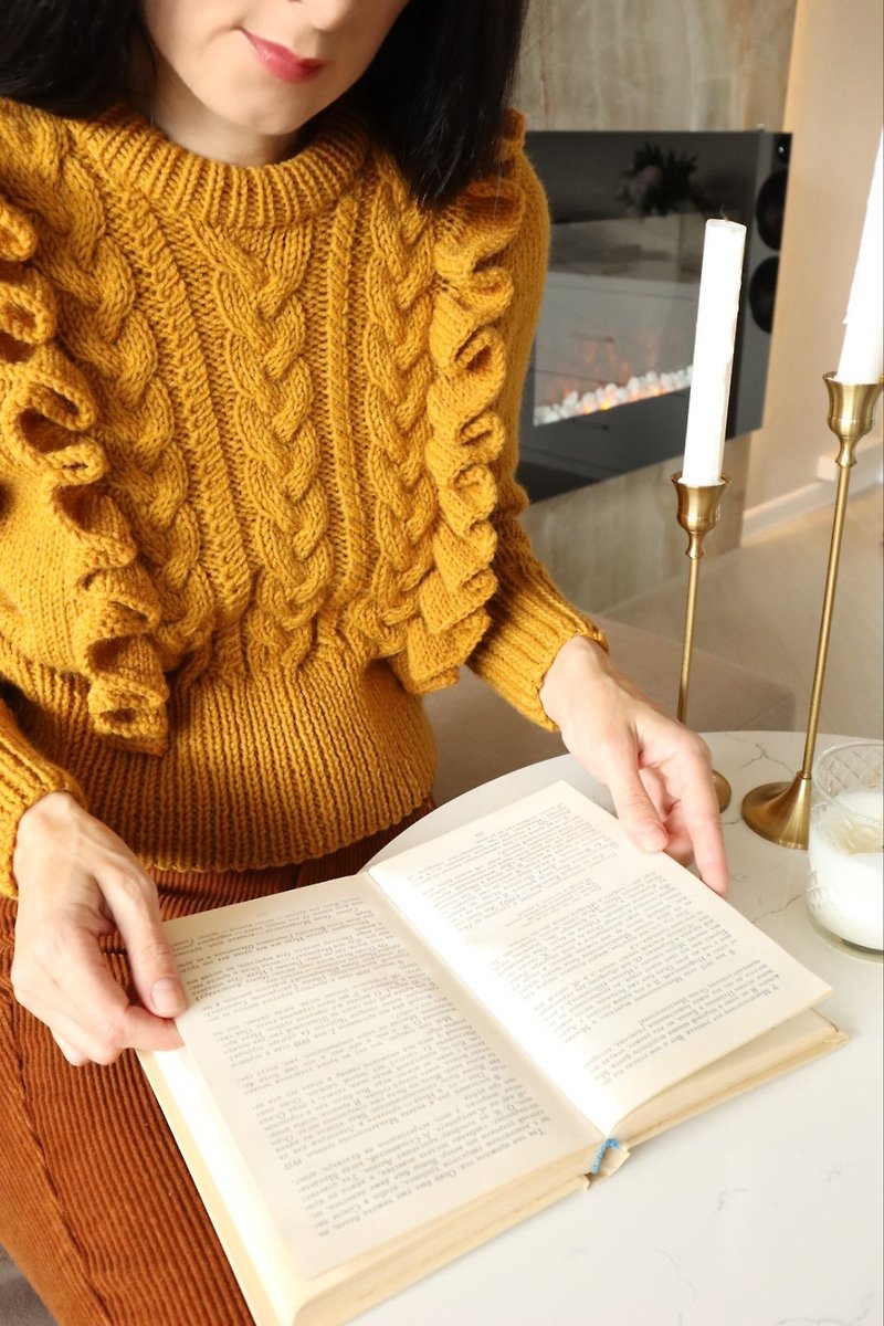 Cable knit sweater Cropped sweater Hand knit sweater for women - 女毛衣/針織衫 - 羊毛 