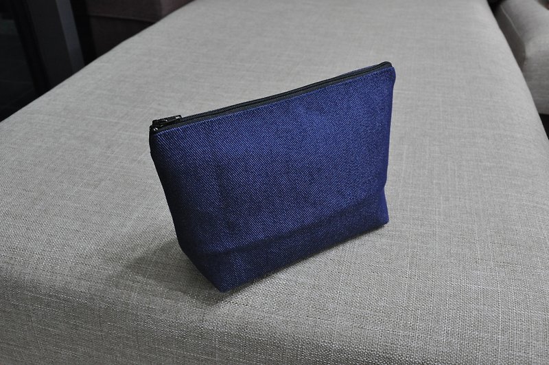 ENDURE / vegan blue tannin large cosmetic bag / unprinted design / 5 layers of m