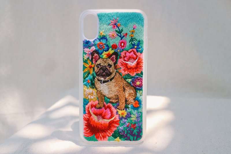 **Customize** Portrait / Pet Portrait Hand Embroidered - 手機殼/手機套 - 繡線 多色