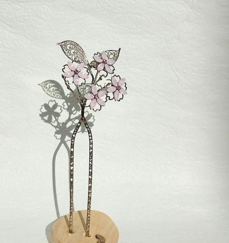 淡粉花簪　純手工製作　黃銅×銀鍍層　日本製　Luan. Kanzashi A - 髮夾/髮圈 - 其他金屬 