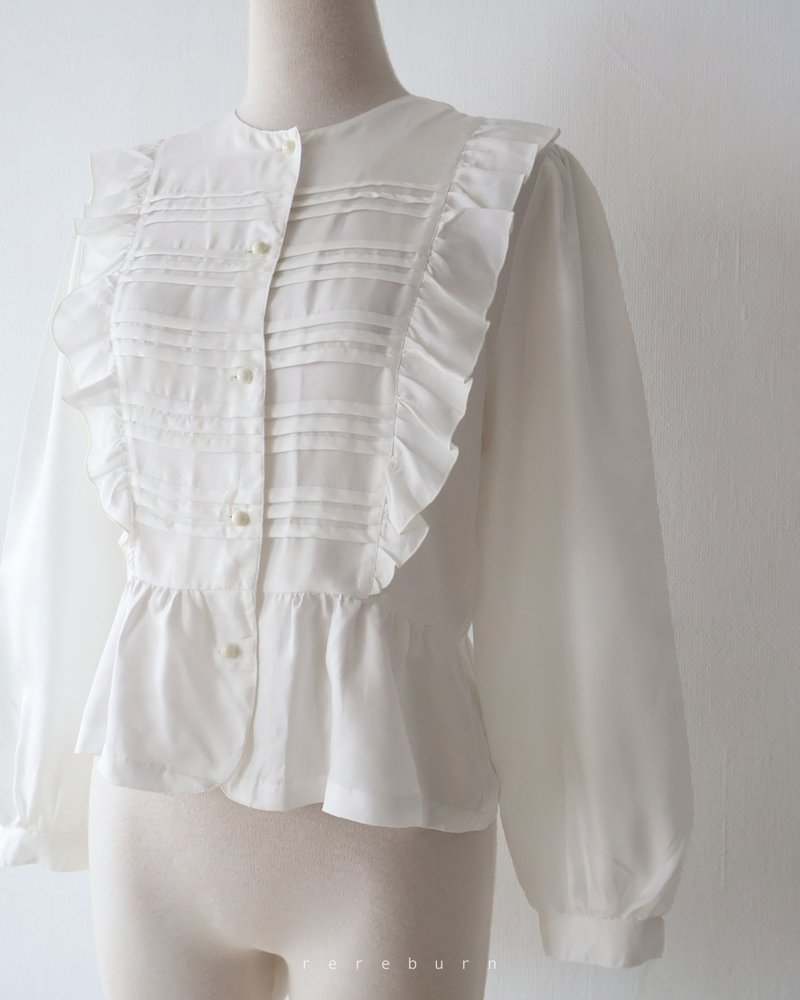 Made in Japan vintage cut round neck long sleeve white vintage shirt - Women's Shirts - Polyester White