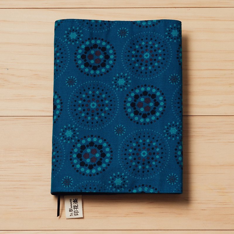 25K Book Cover / Firework / Twilight Blue - ปกหนังสือ - ผ้าฝ้าย/ผ้าลินิน สีน้ำเงิน