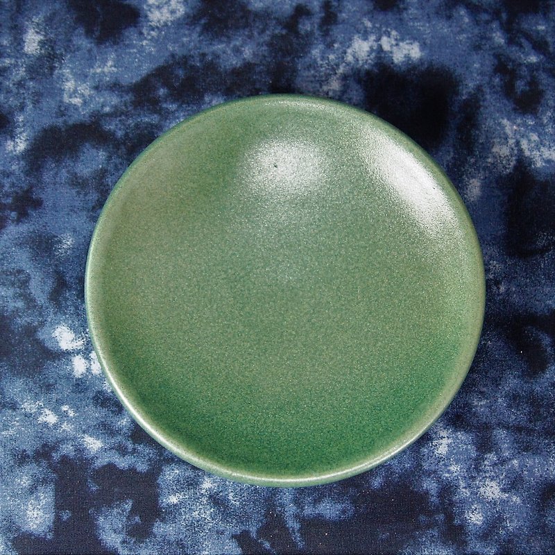Chrome green pottery plate, plate, dinner plate, fruit plate, snack plate - about 11.5 cm in diameter - จานเล็ก - ดินเผา สีเขียว