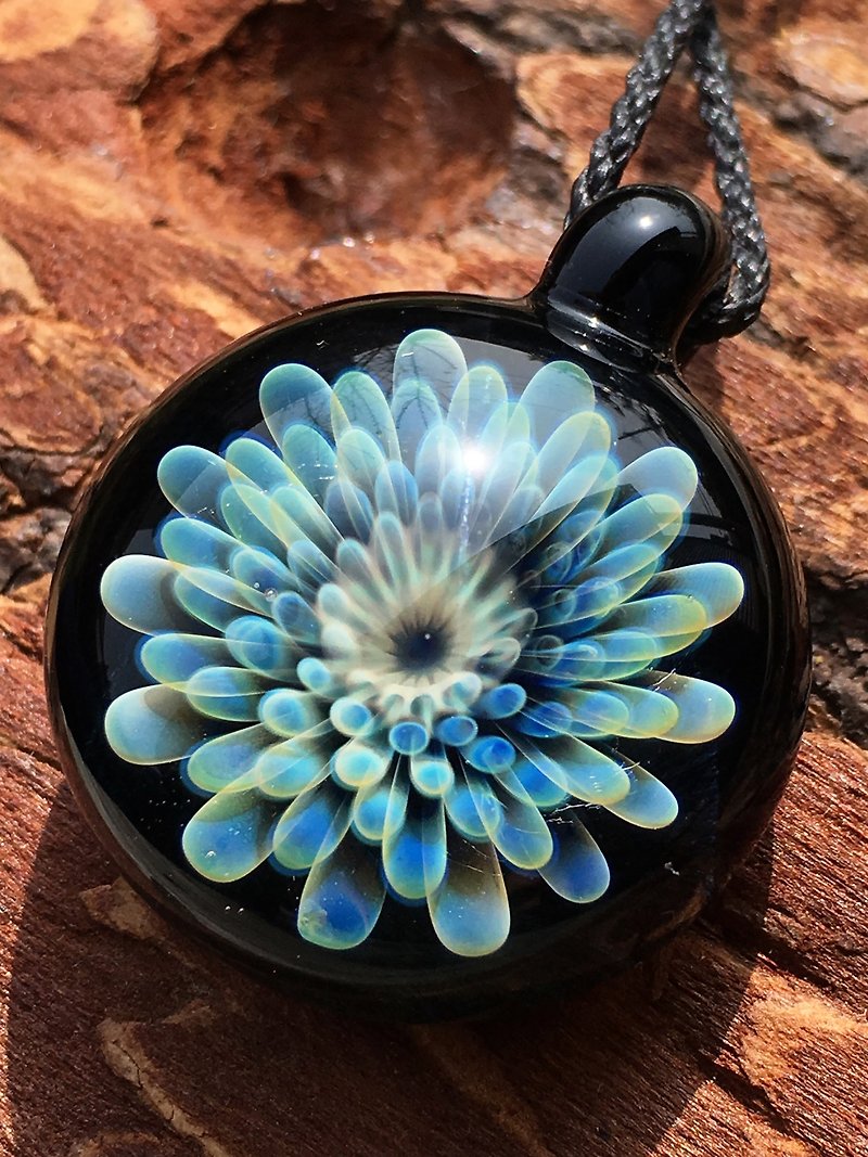 boroccus geometric three-dimensional pattern heat-resistant glass pendant - สร้อยคอ - แก้ว สีน้ำเงิน