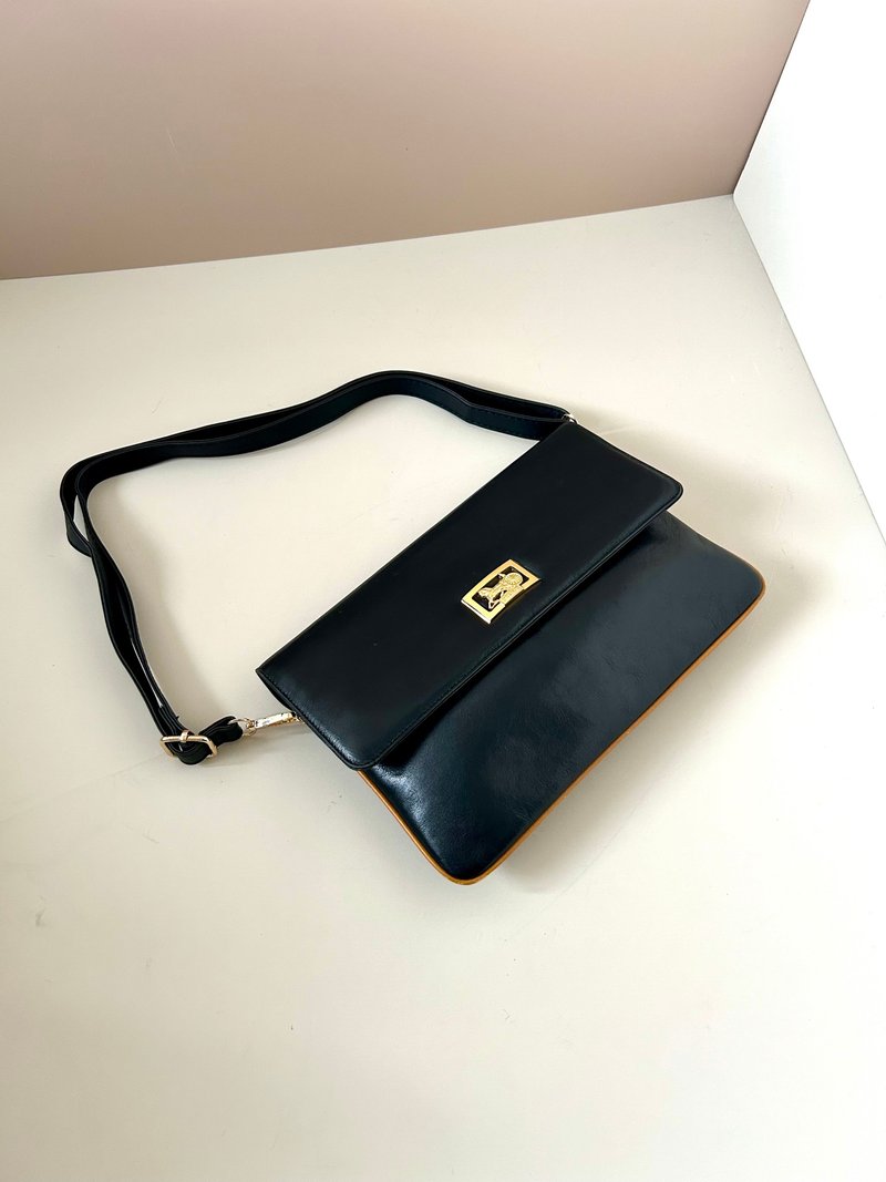 【LA LUNE】Rare Vintage Celine Black Clutch /Handbag - กระเป๋าถือ - หนังแท้ สีดำ