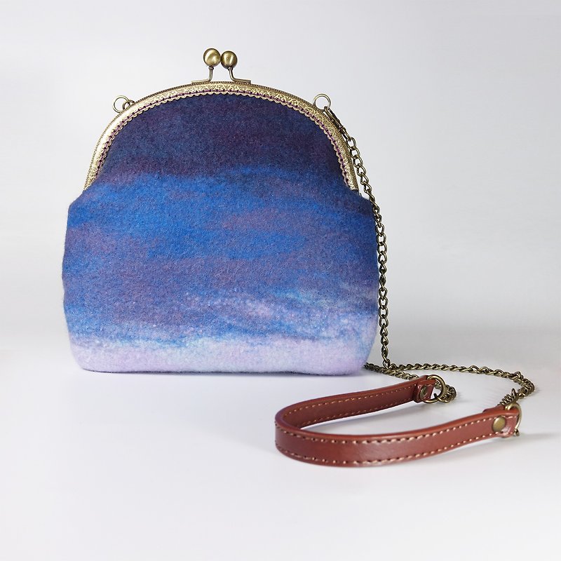 Mixed color gradient wool felt three-dimensional crossbody shoulder bag bronze mouth gold bag / purple blue - Messenger Bags & Sling Bags - Wool Purple