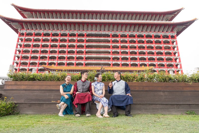 Traditional Qipao Styling Experience at Taipei Grand Hotel - อื่นๆ - วัสดุอื่นๆ 