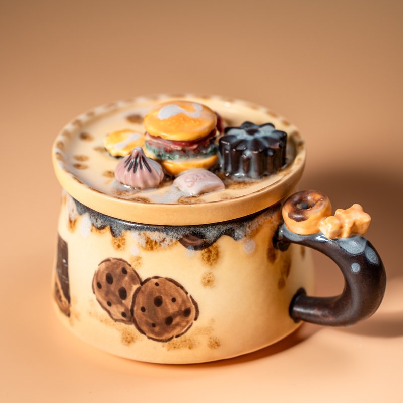 Chocolate Hamburger Mug with Lid Dessert Food Mug Handmade Modern Porcelain Mug - 咖啡杯/馬克杯 - 陶 咖啡色