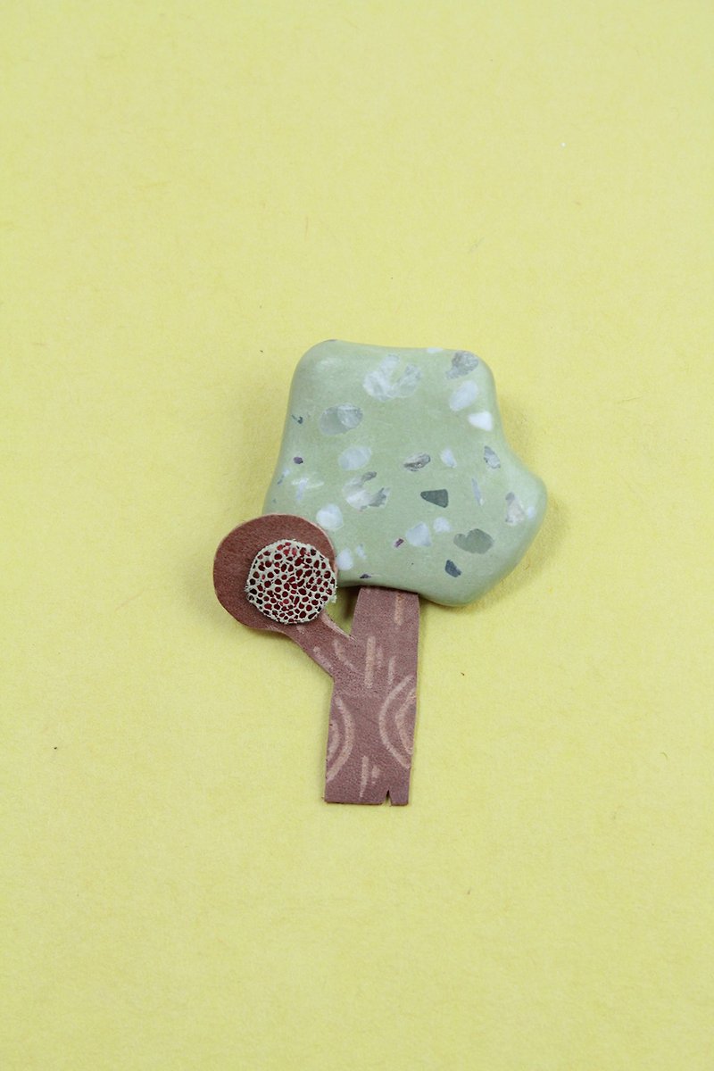 Matcha color irregular grindstone brooch - Brooches - Clay Green