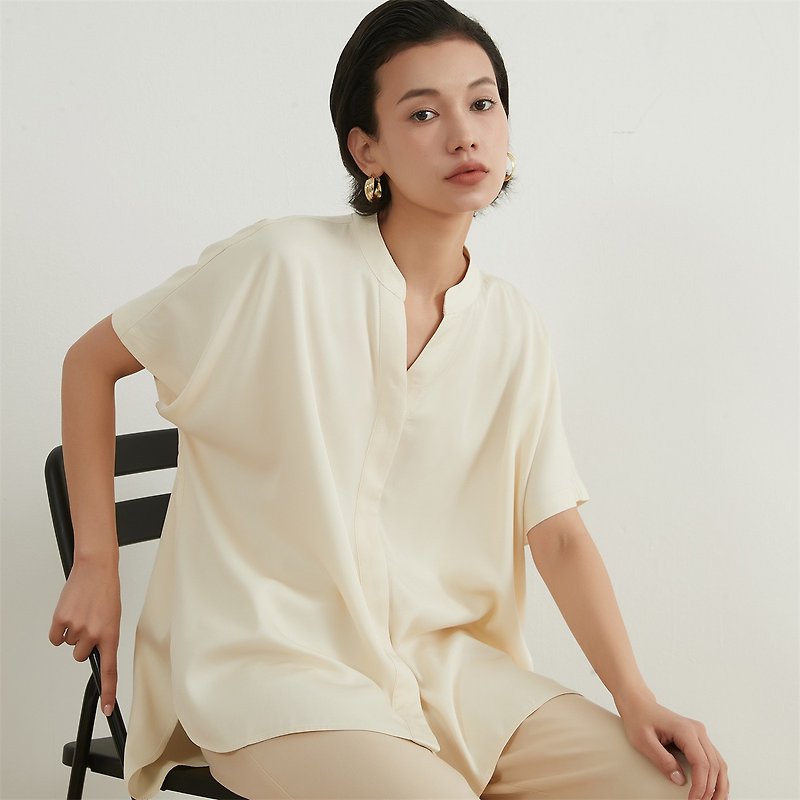 Shiny rayon fly placket short-sleeved blouse - เสื้อเชิ้ตผู้หญิง - วัสดุอื่นๆ 