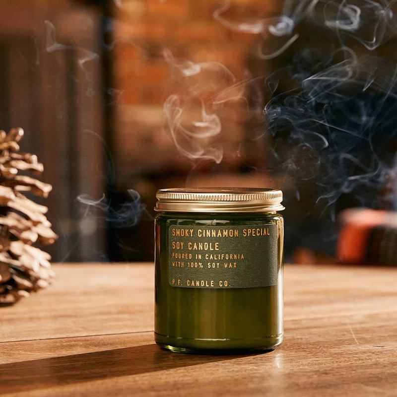 PF Candle CO. American Handmade Scented Candle 7.2oz Smoked Cinnamon (Christmas Limited) - เทียน/เชิงเทียน - ขี้ผึ้ง 