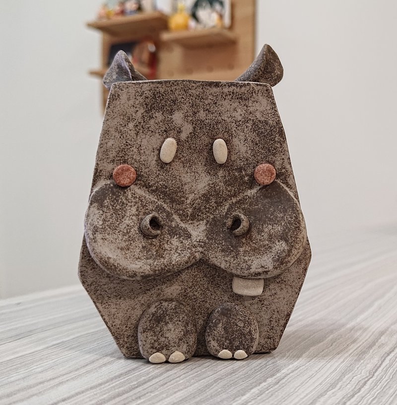 陶土手作 缺牙小河馬 - 擺飾/家飾品 - 陶 灰色