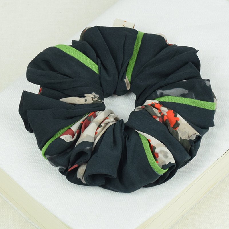 Chic Contrast Piping Scrunchie & Floral Flair - For Long Hair & Short Hair Buns - เครื่องประดับผม - ผ้าฝ้าย/ผ้าลินิน ขาว