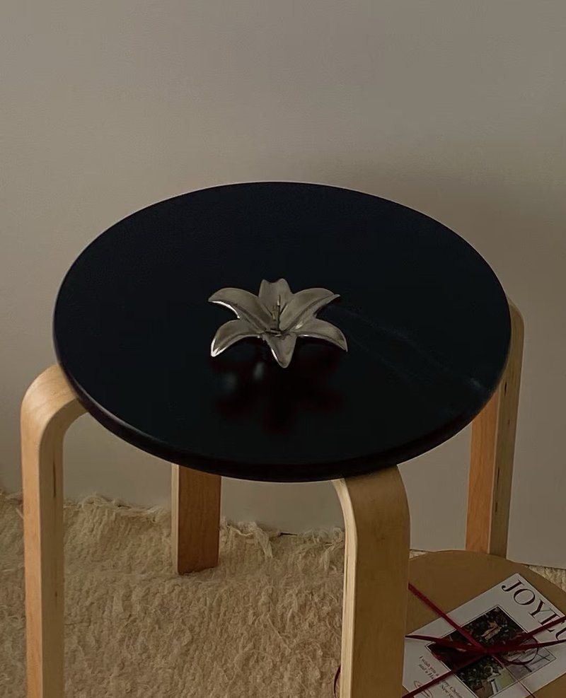 【Table】百合陶瓷香插香氛藝術家居擺件限量 - 擺飾/家飾品 - 陶 