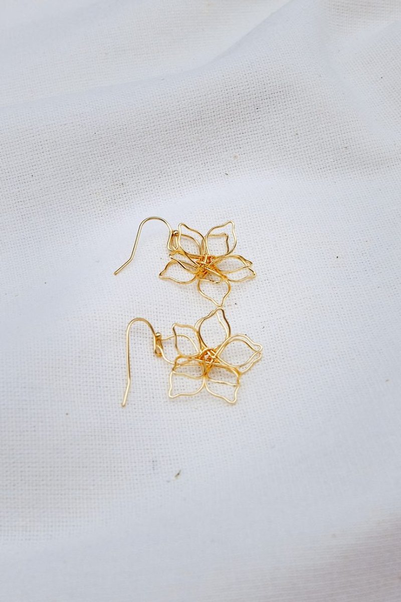 Ma Li Earrings - 耳環/耳夾 - 其他材質 金色