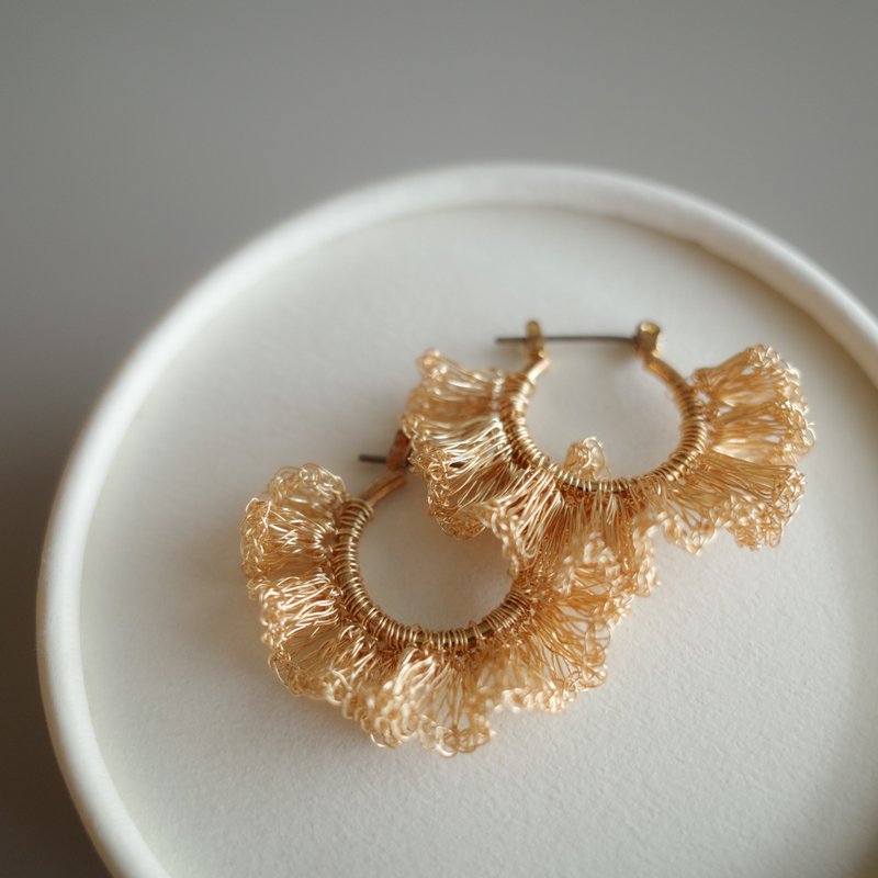 【Pinkoi 線下活動預購商品】　Frill Frill  耳環　Gold color - 耳環/耳夾/耳骨夾 - 銅/黃銅 金色