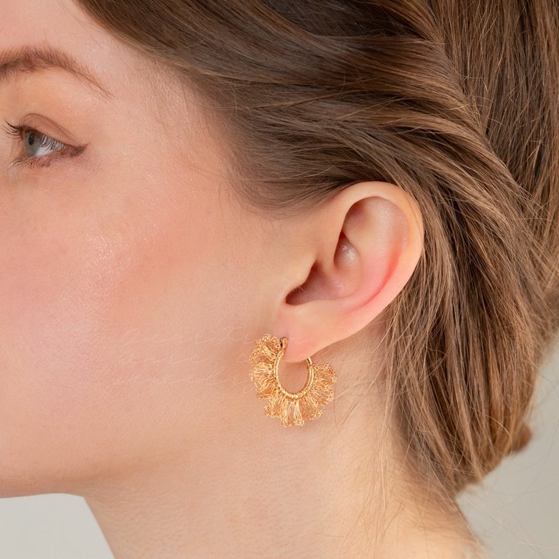 Frill Frill – Wire Crocheted Hoop Earrings Gold Color - ต่างหู - ทองแดงทองเหลือง สีทอง