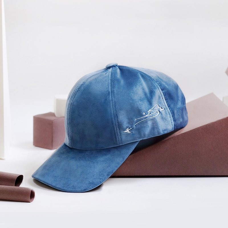 / Winter limited / Gliding distance with clouds - Hats & Caps - Cotton & Hemp Blue