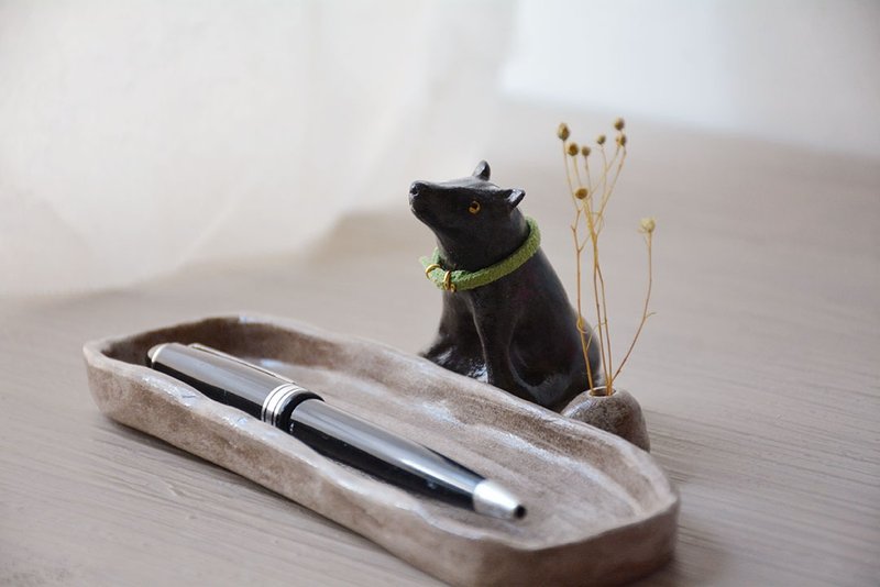 [Charity Sale] Rainbow-neo Black Dog Pen Holder Incense Holder Multifunctional Storage Rack - น้ำหอม - ดินเผา 