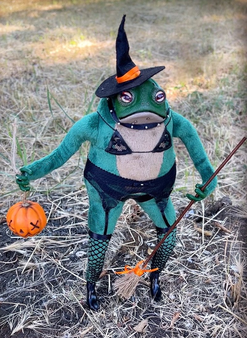 Witch Frog doll, green Halloween frog puppet, funny green toad - Stuffed Dolls & Figurines - Clay Green