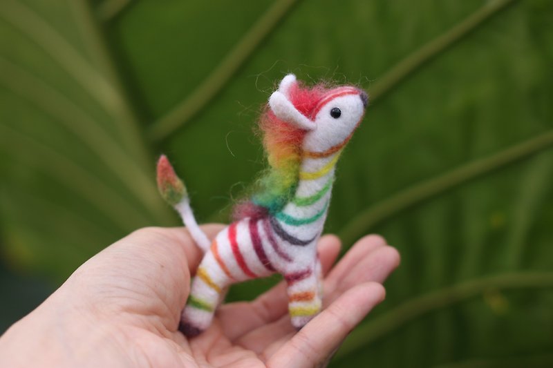 Hand-dyed rainbow zebra ethnic style ready-made items are currently in stock. You can place a bid directly. - Items for Display - Wool Multicolor