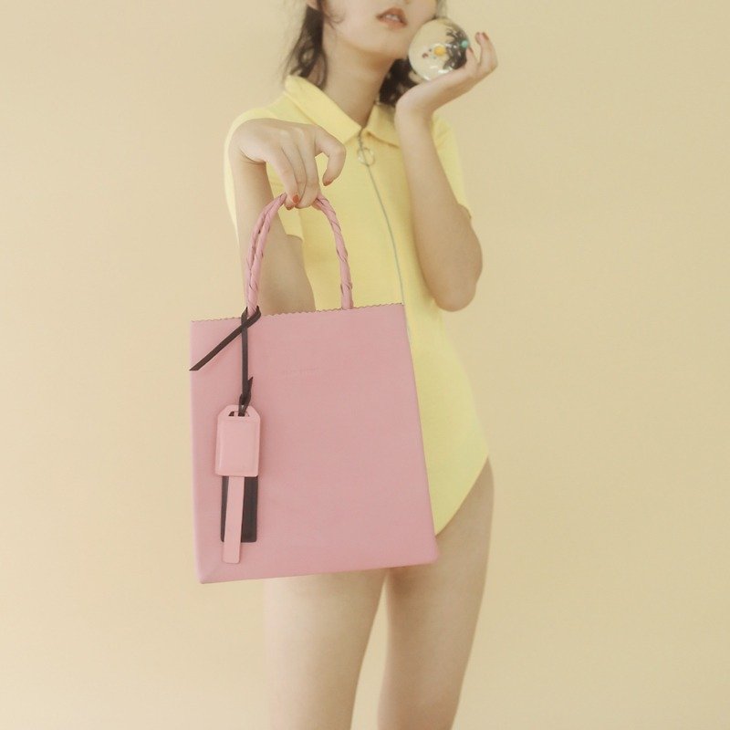 Small peach pink imported top layer cowhide minimalist square paper bag shopping tote bag shoulder bag - กระเป๋าแมสเซนเจอร์ - หนังแท้ สึชมพู
