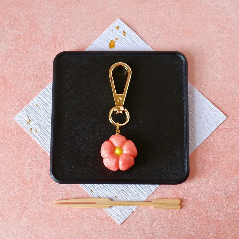 Japanese paper accessories Key chains/bag charms Nerikiri Plum/Red plum Japanese sweets - Keychains - Paper Pink