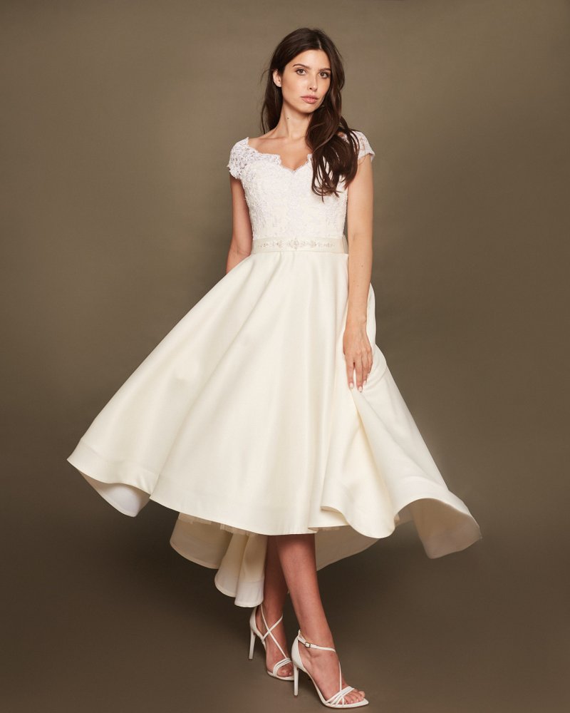 アシンメトリー サテン ウェディングドレス、サテン ウェディングドレス、Aライン レース ウェディングドレス - ドレス - その他の素材 ホワイト