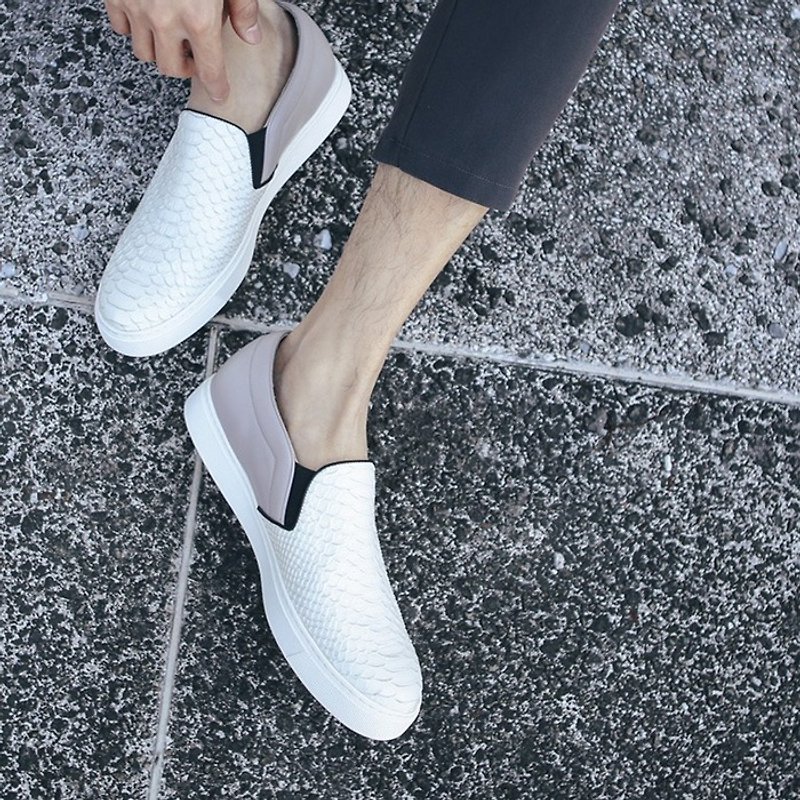 Comfortable leather casual shoes white gray men - รองเท้าลำลองผู้ชาย - หนังแท้ ขาว