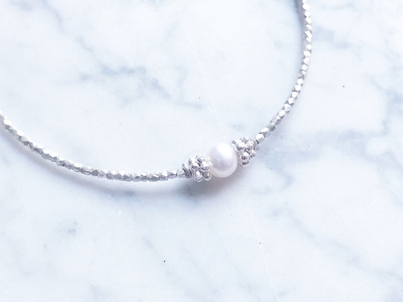 :: Silver Mine Series :: Mini Multi-faceted Silver Block Single Pearl Lace Flower Sterling Silver Bracelet - Bracelets - Silver 