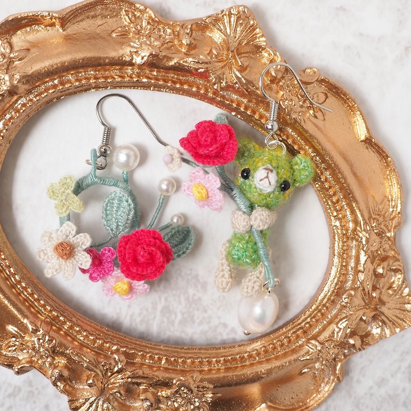 【Earrings/ear clips】Embroidery Thread/Crochet/Red Rose/Bouquet/Bear/Wreath - ต่างหู - งานปัก สีแดง
