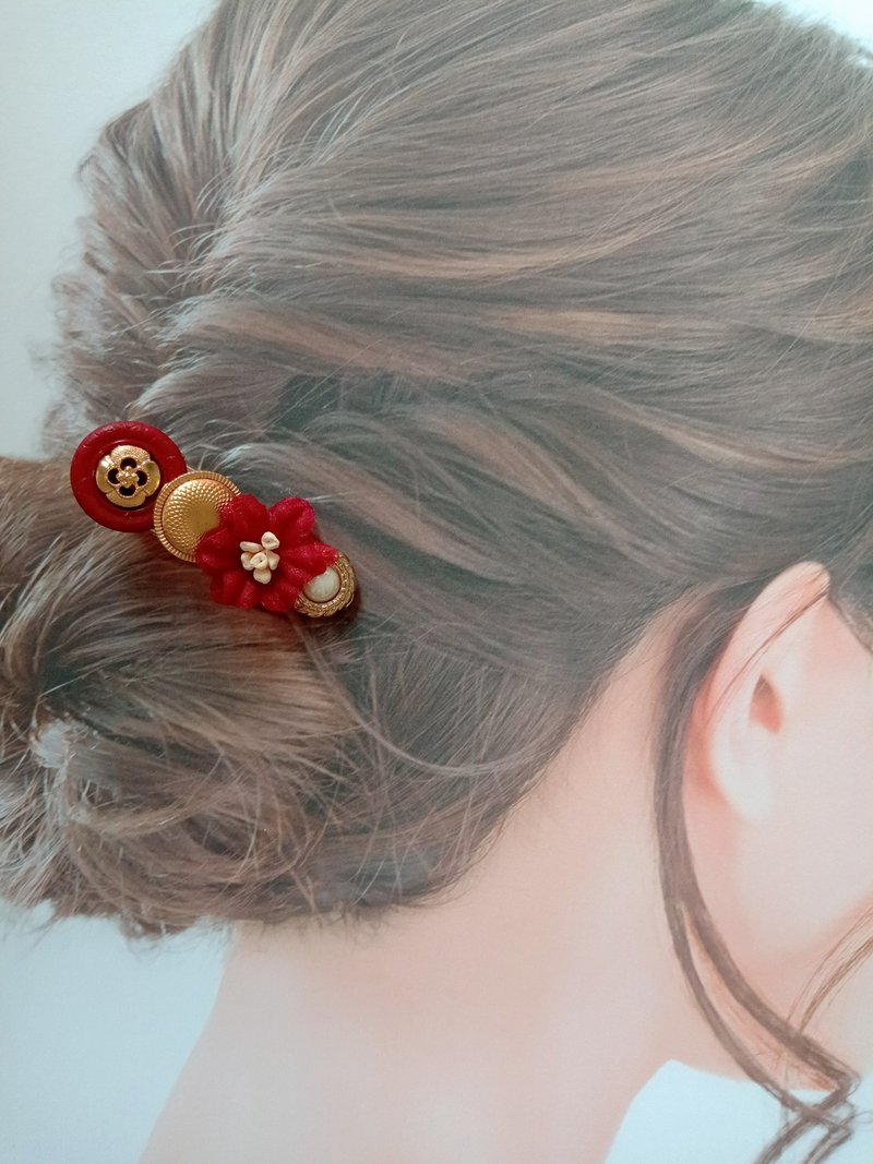 赤い花のボタン プレス クリップ ヘア クリップ ヘア アクセサリー - ヘアアクセサリー - その他の素材 