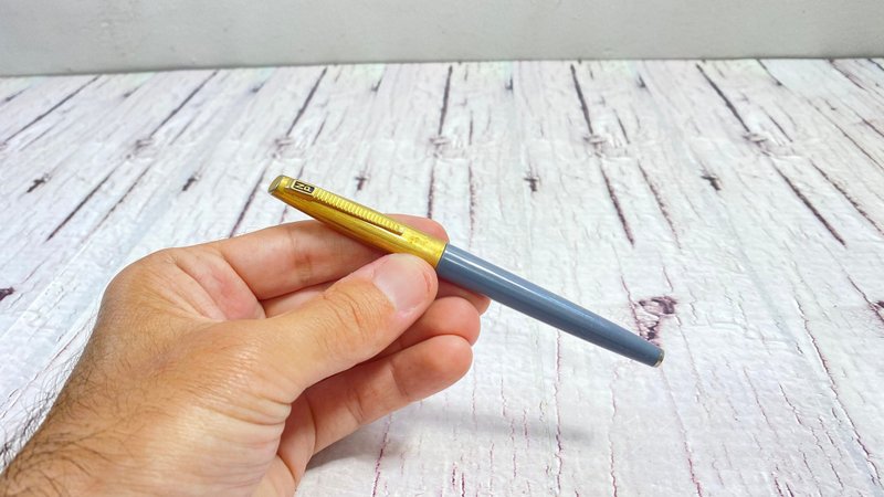 復古 NP 鋼筆金色筆尖銀色筆身和金色筆蓋義大利 - 鋼筆 - 其他金屬 